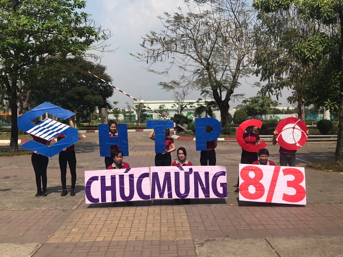 Những thành viên Đoàn thanh niên ra sức luyện tập